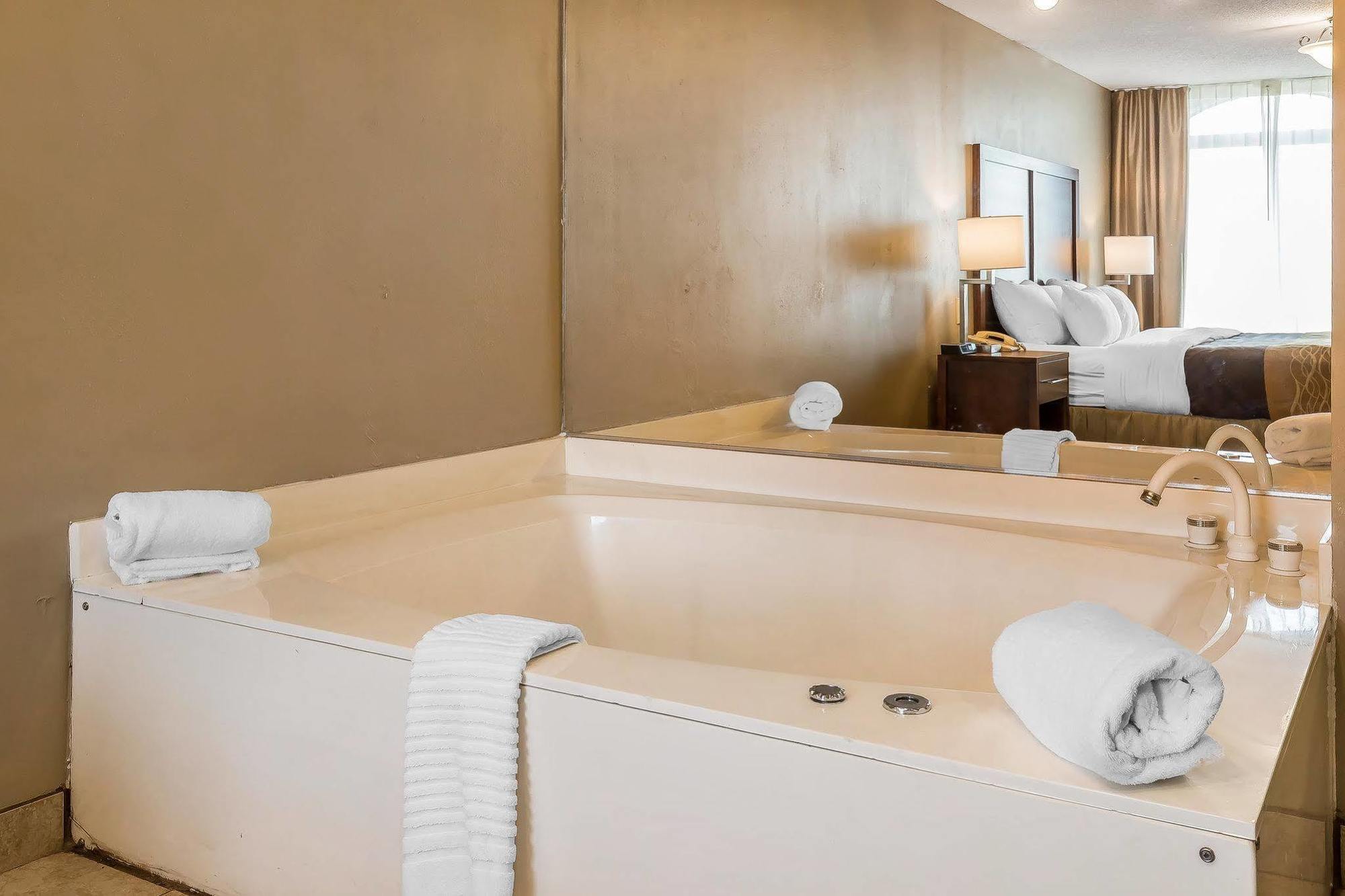 Comfort Inn & Suites Mishawaka-サウスベンド エクステリア 写真